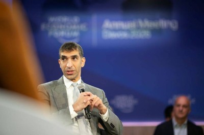 ثاني الزيودي يلتقي في دافوس وزراء ومسؤولين لاستكشاف فرص بناء شراكات تجارية واستثمارية