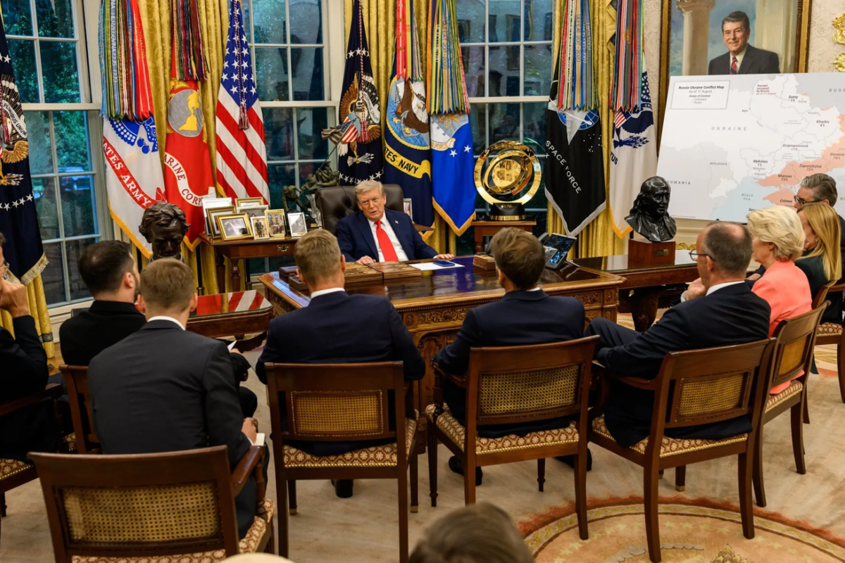 استراتيجية أمريكا الجديدة للأوروبيين: «اقلعوا أشواككم بأيديكم»