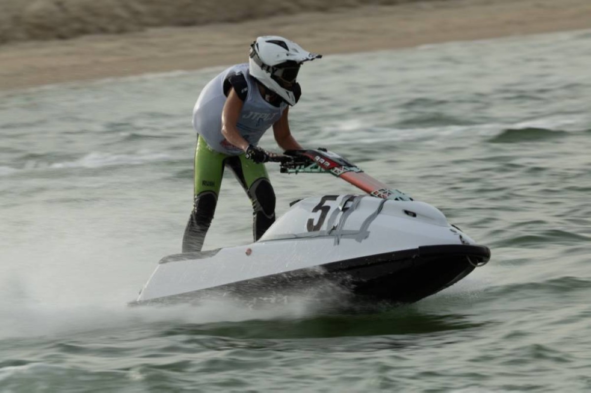 تألق إماراتي ومشاركة دولية كبيرة في «مهرجان دبي للرياضات المائية»