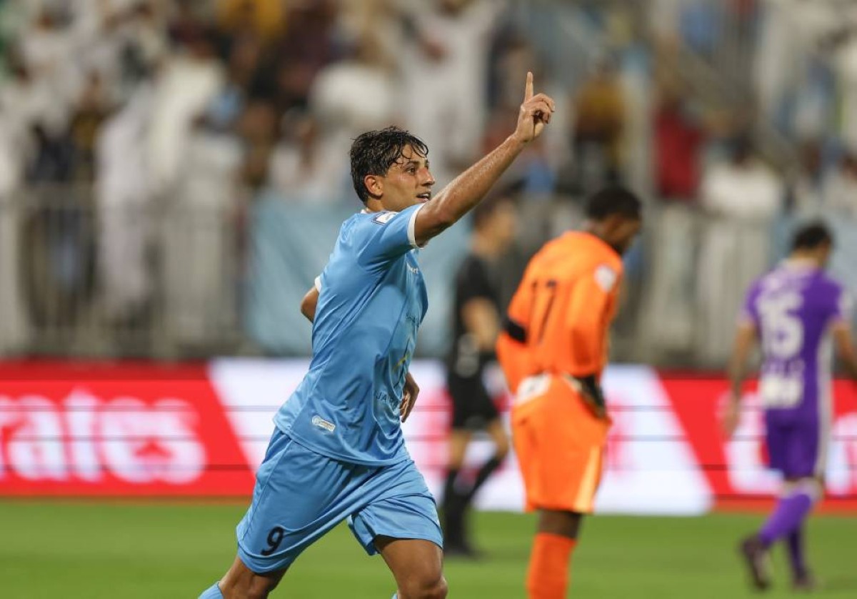 الأهلي المصري يخطب ود «ميمي»