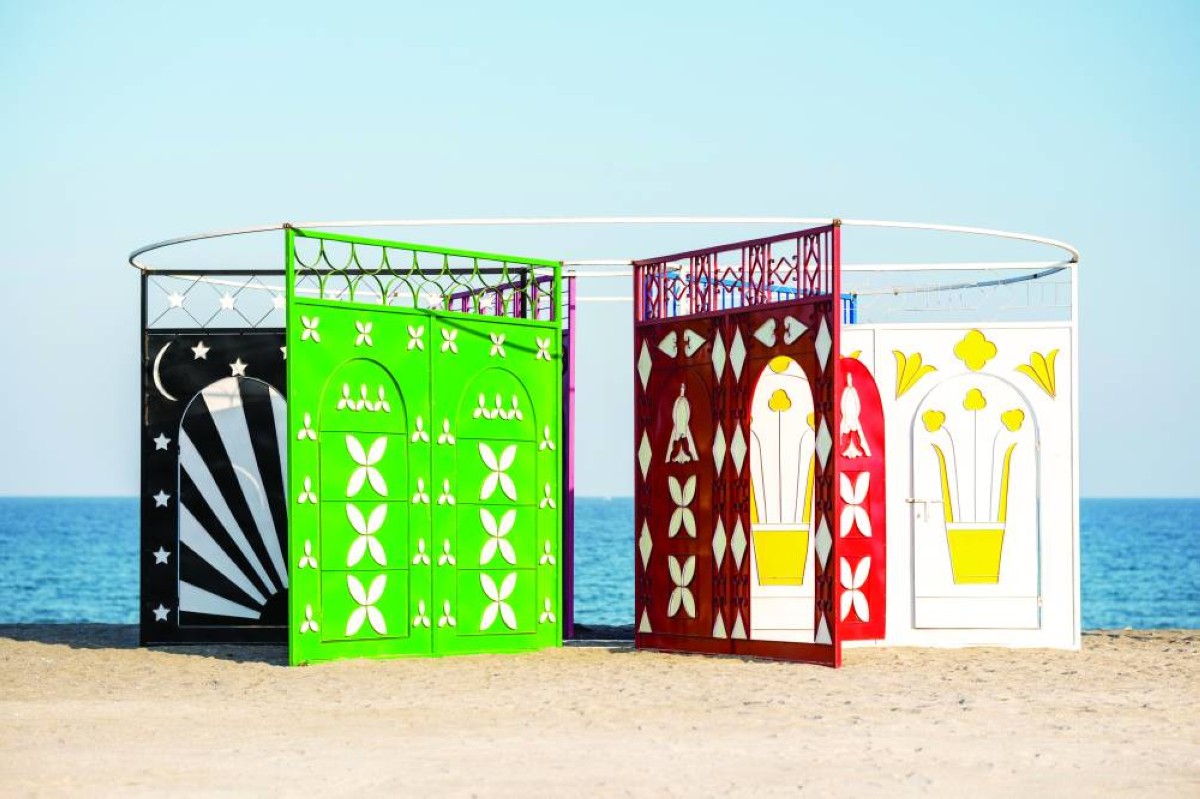 الأبواب القديمة في الإمارات.. مصدر إلهام يغذي عالم التشكيل