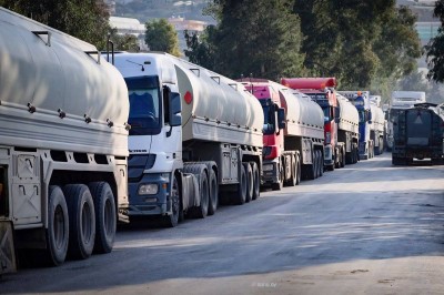 الشركة السورية للبترول تتسلم أولى شحنات النفط من حقلي العمر والتنك