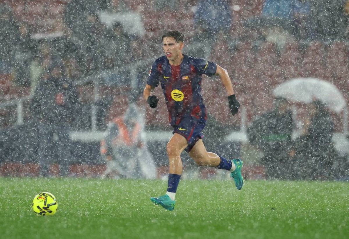 رد رسمي على واقعة تسرب المياه في ملعب برشلونة