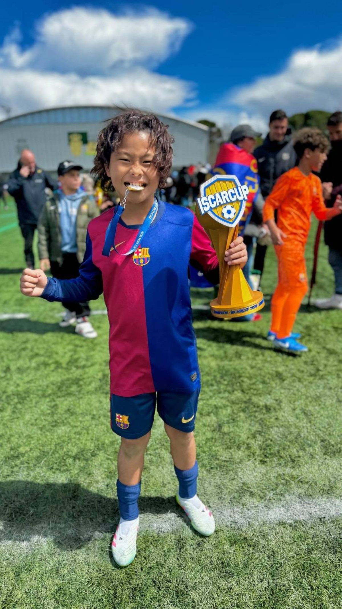 «لاماسيا» تقدم جوهرة جديدة للعالم عمرها 11 سنة.. تعرف عليها