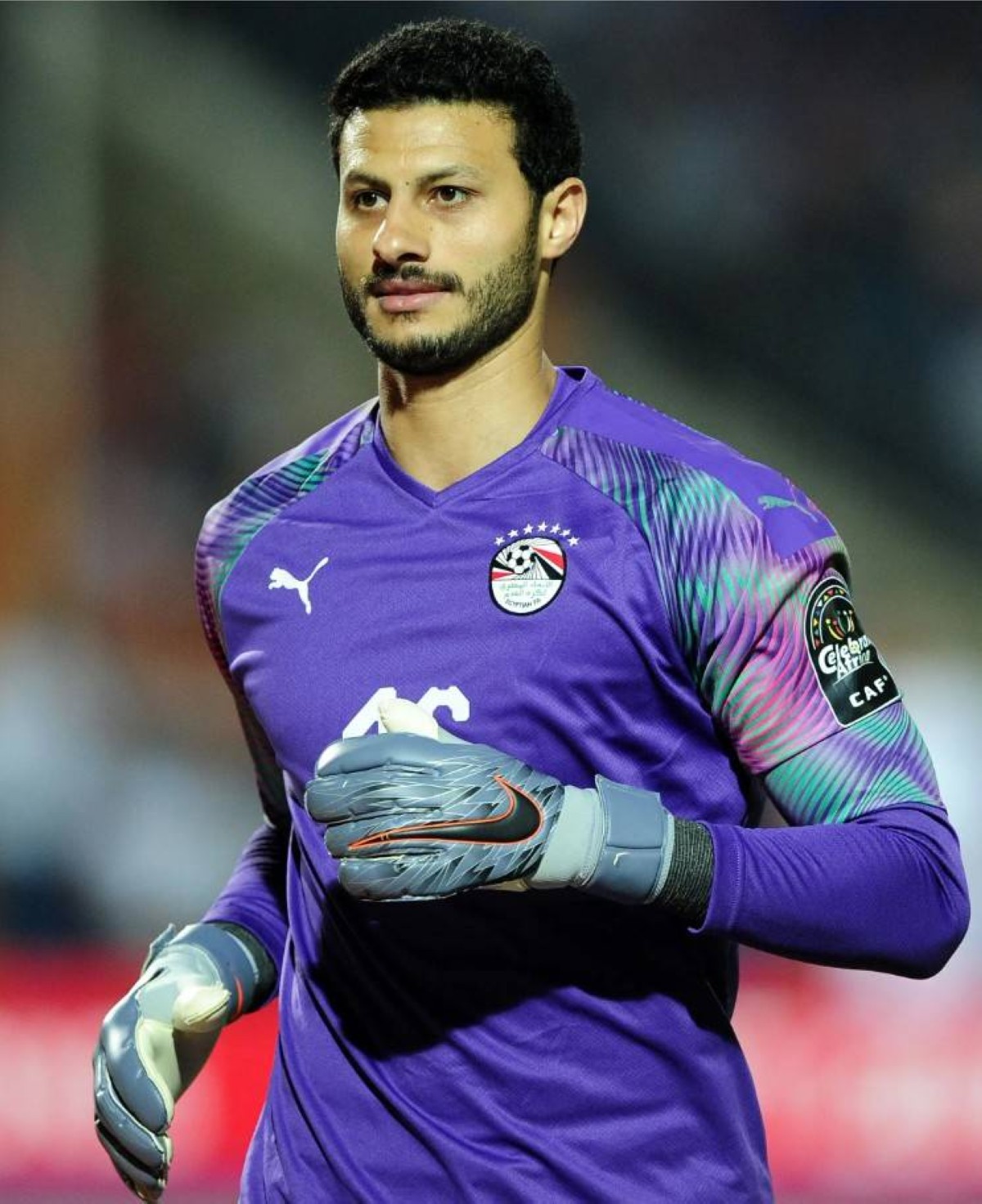 قرار مفاجئ من الأهلي بشأن مستقبل محمد الشناوي