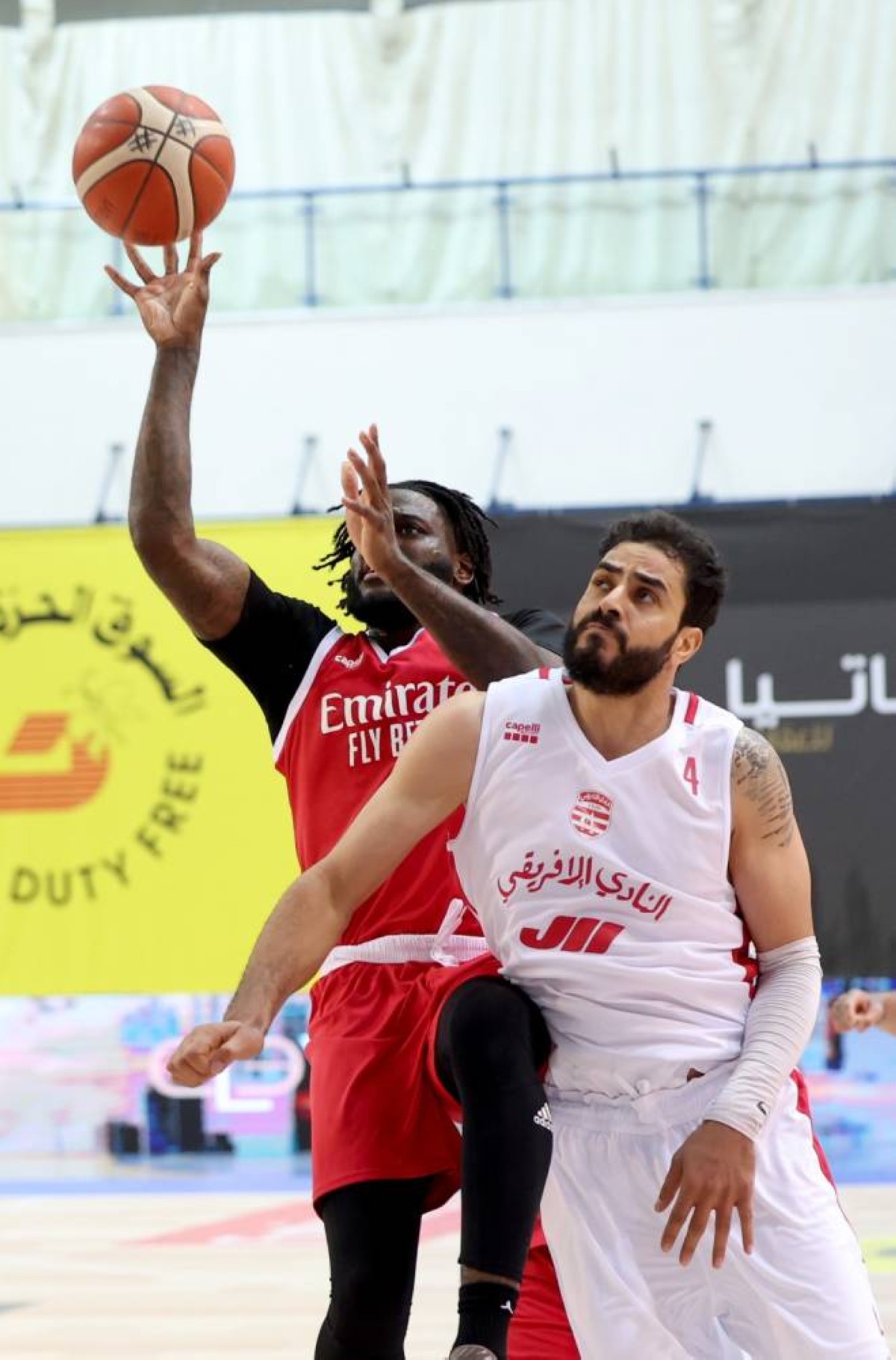 «بيروت» يحسم مواجهة مثيرة أمام الإفريقي التونسي في سلة دبي