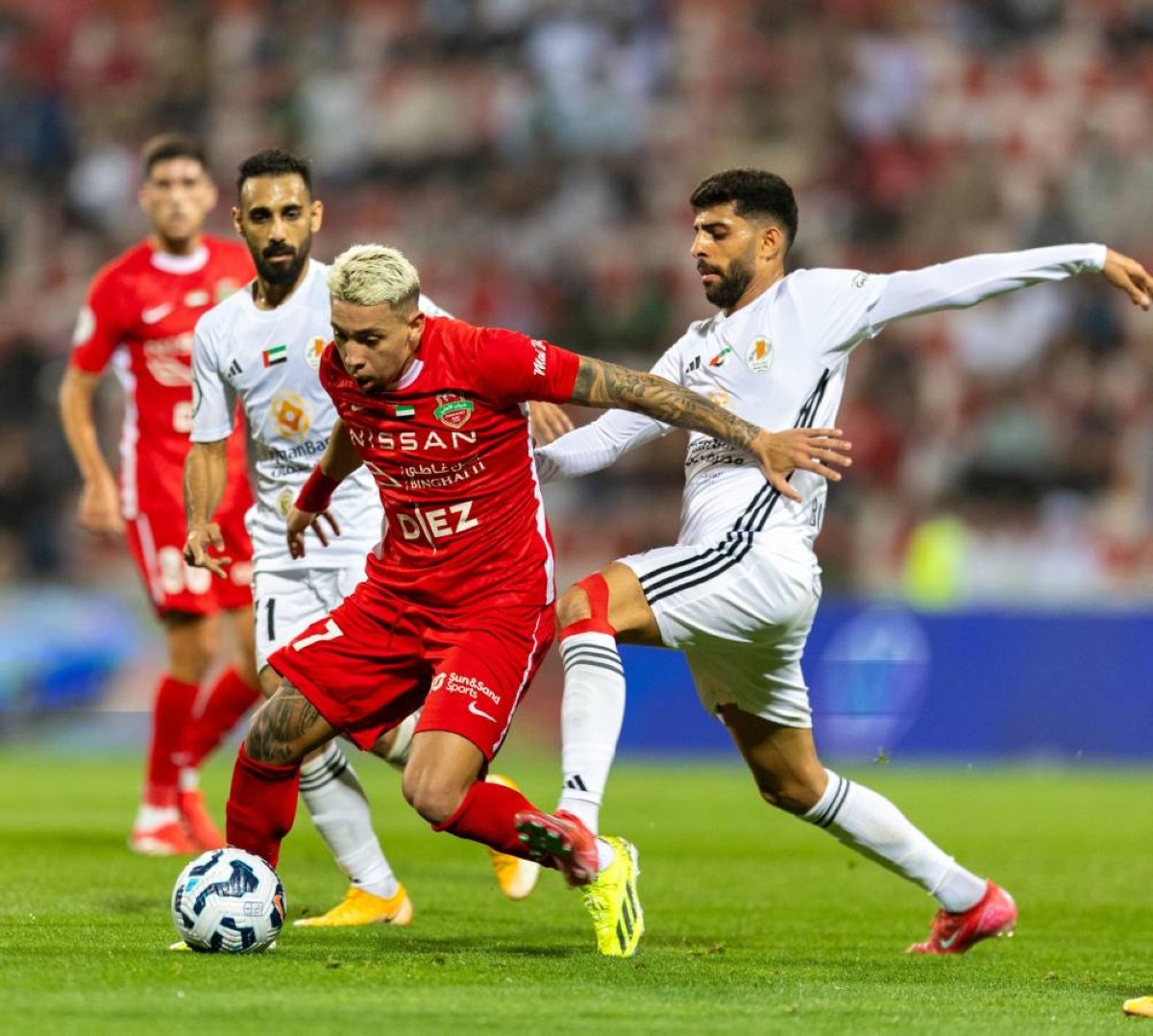 عجمان وشباب الأهلي.. طموحات متباينة في دوري المحترفين