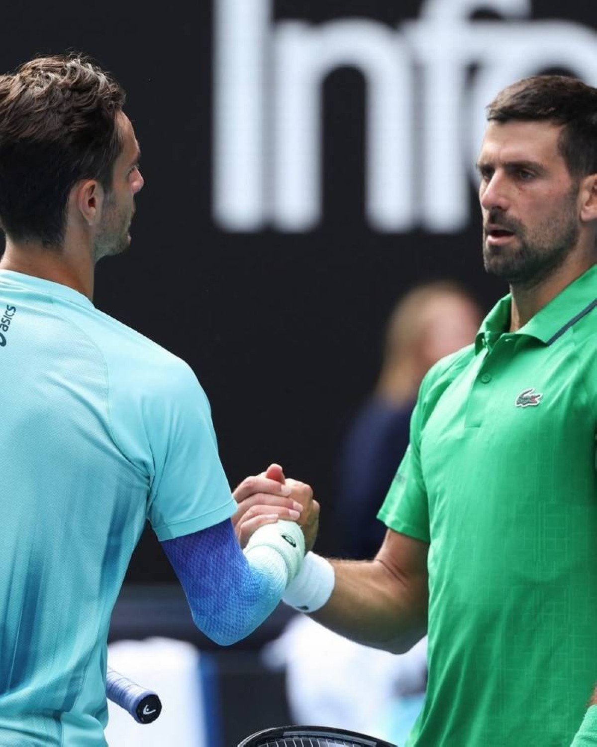 بمعجزة.. ديوكوفيتش يعبر إلى نصف نهائي أستراليا المفتوحة