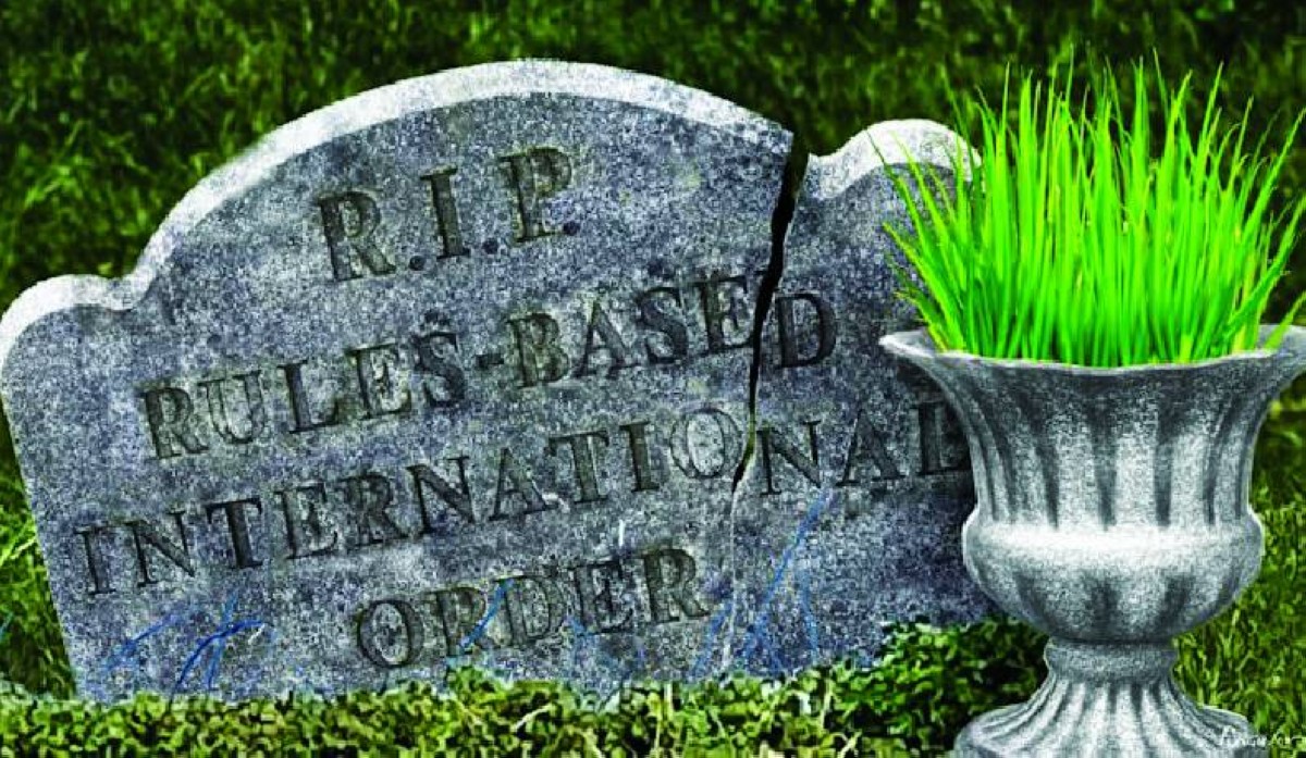 «الواقعية القائمة على القيم» والهروب من «عالم الحصون التجارية»