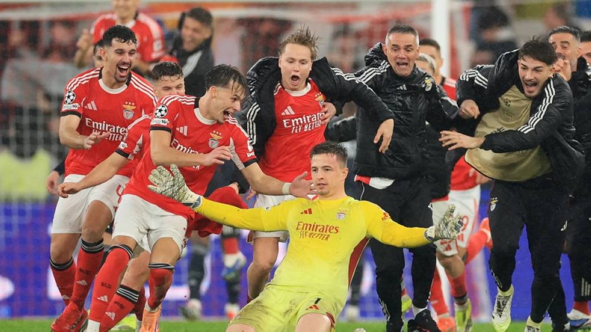 أغرب لقطات الموسم.. هدف حارس بنفيكا في شباك ريال مدريد (فيديو)