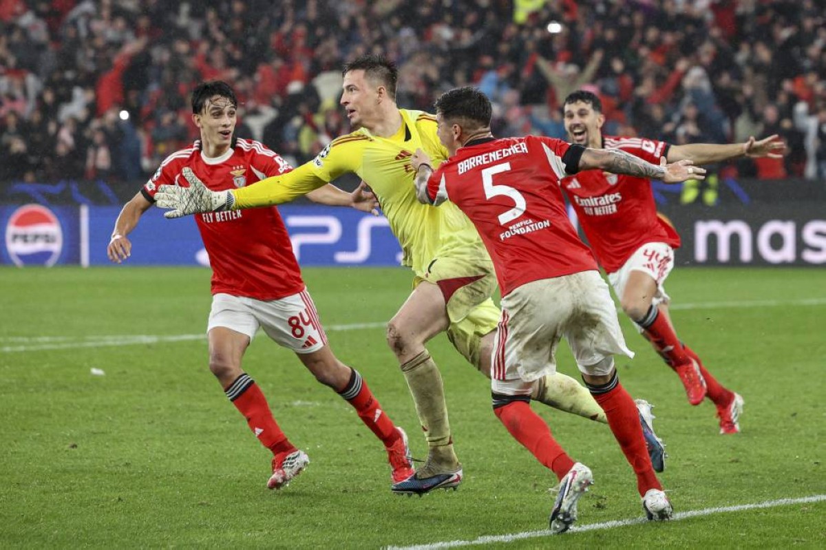 حاول إهدار الوقت.. حارس بنفيكا لم يكن يعرف حسابات التأهل