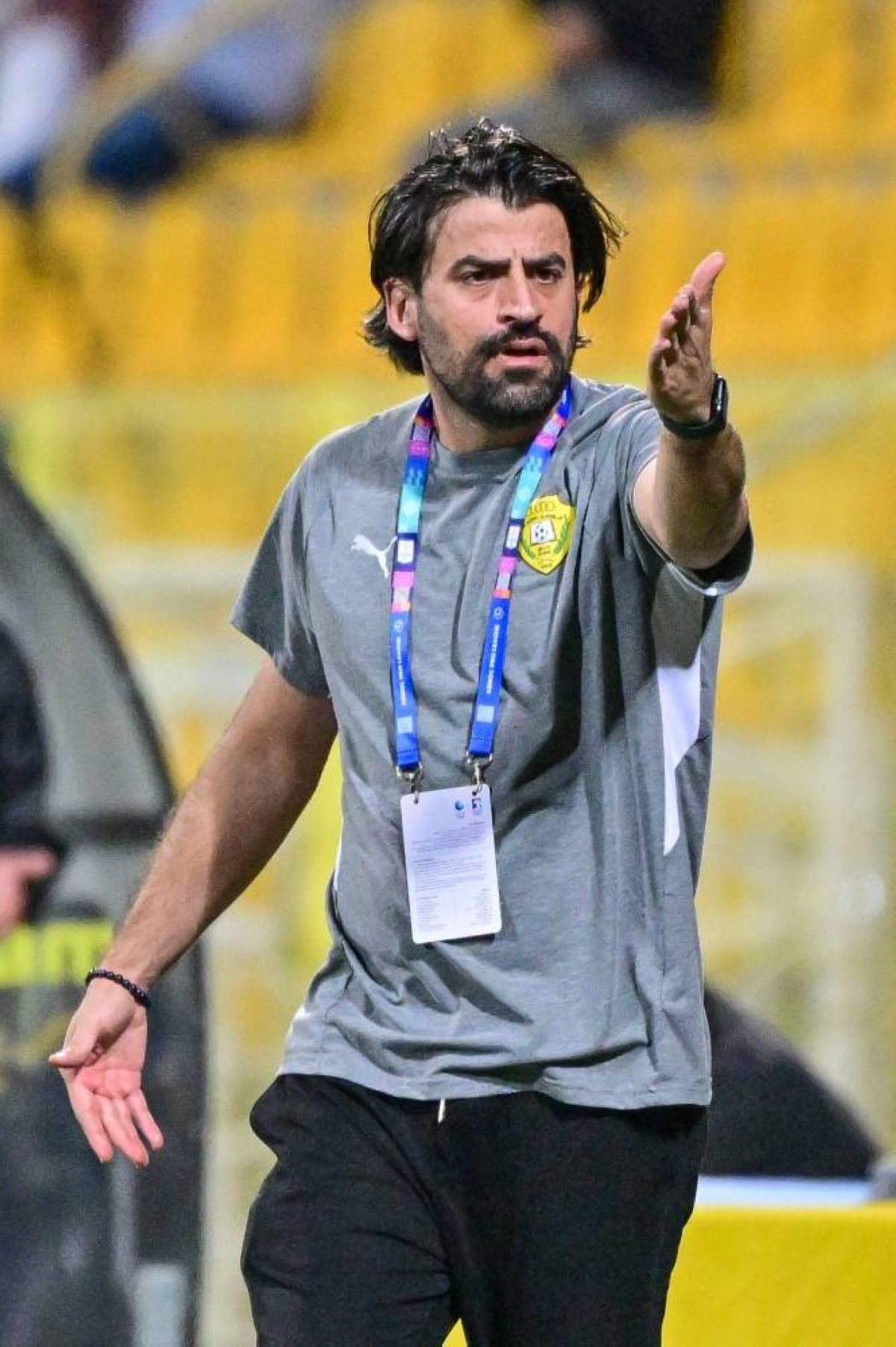 هل يحتاج الوصل إلى مدرب بديل للسويدي مسعود ميرال؟