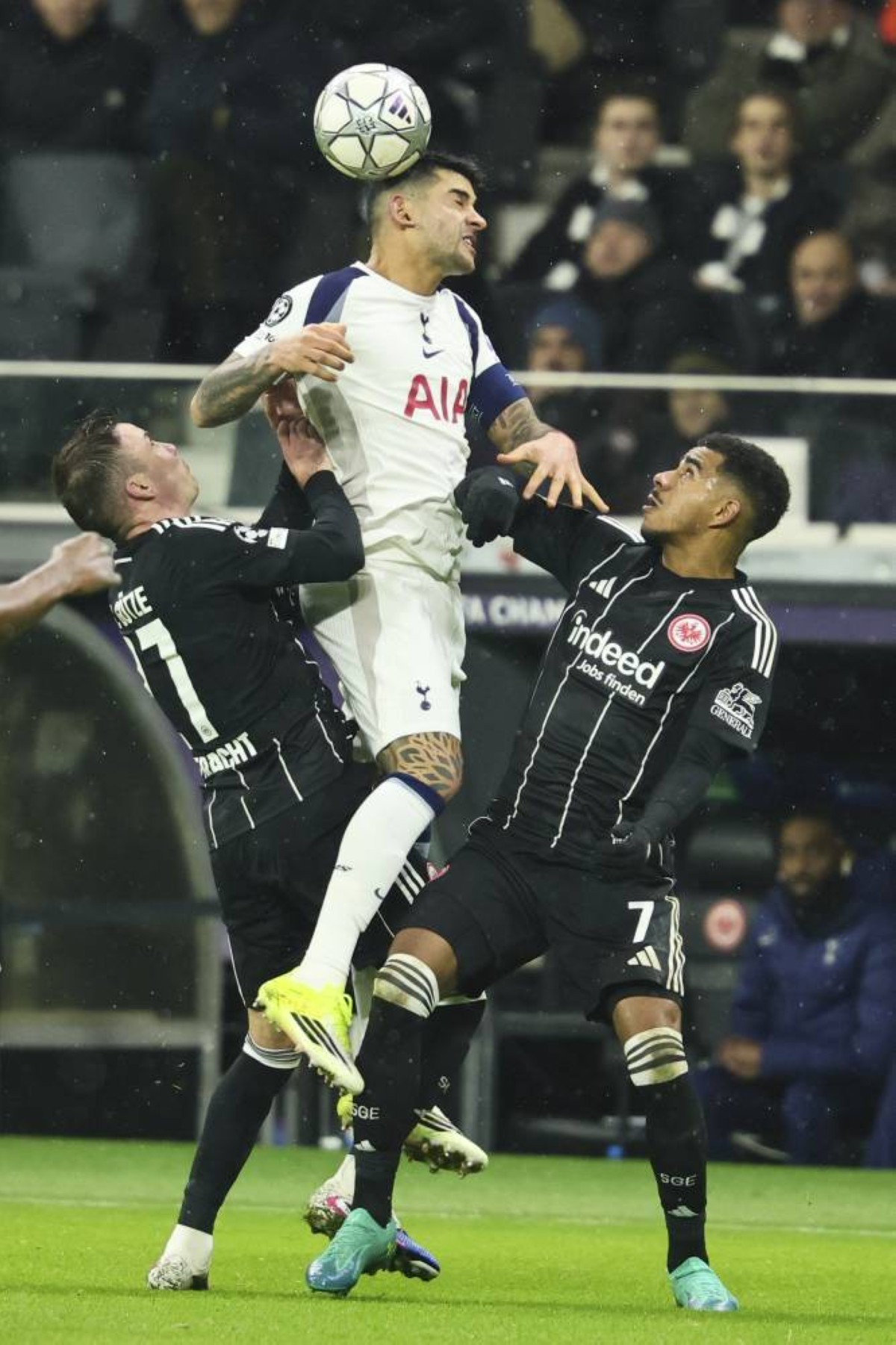 «ديك» أرجنتيني لمحو آثار خسارة ريال مدريد التاريخية