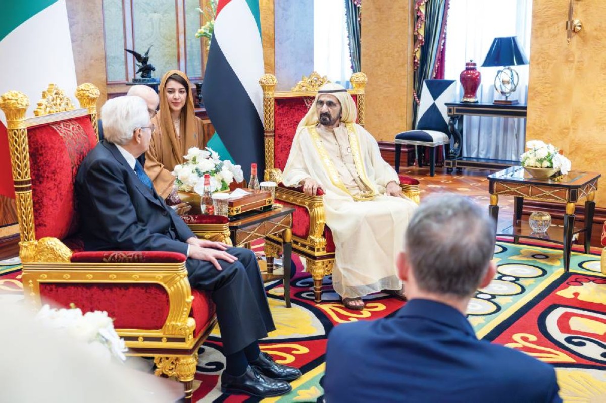 محمد بن راشد خلال استقباله سيرجيو ماتاريلا بحضور ريم الهاشمي 