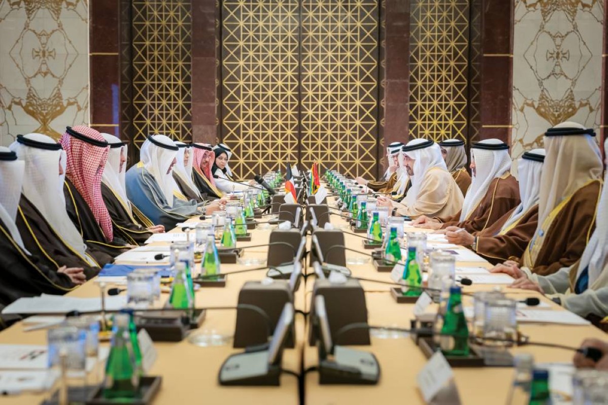 عبدالله بن زايد: علاقاتنا والكويت نموذج استثنائي للأخوة والتعاون