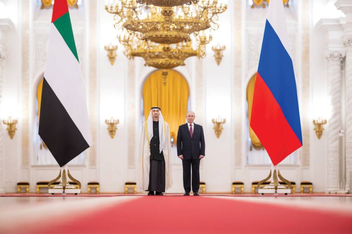 محمد بن زايد وفلاديمير بوتين خلال اللقاء 