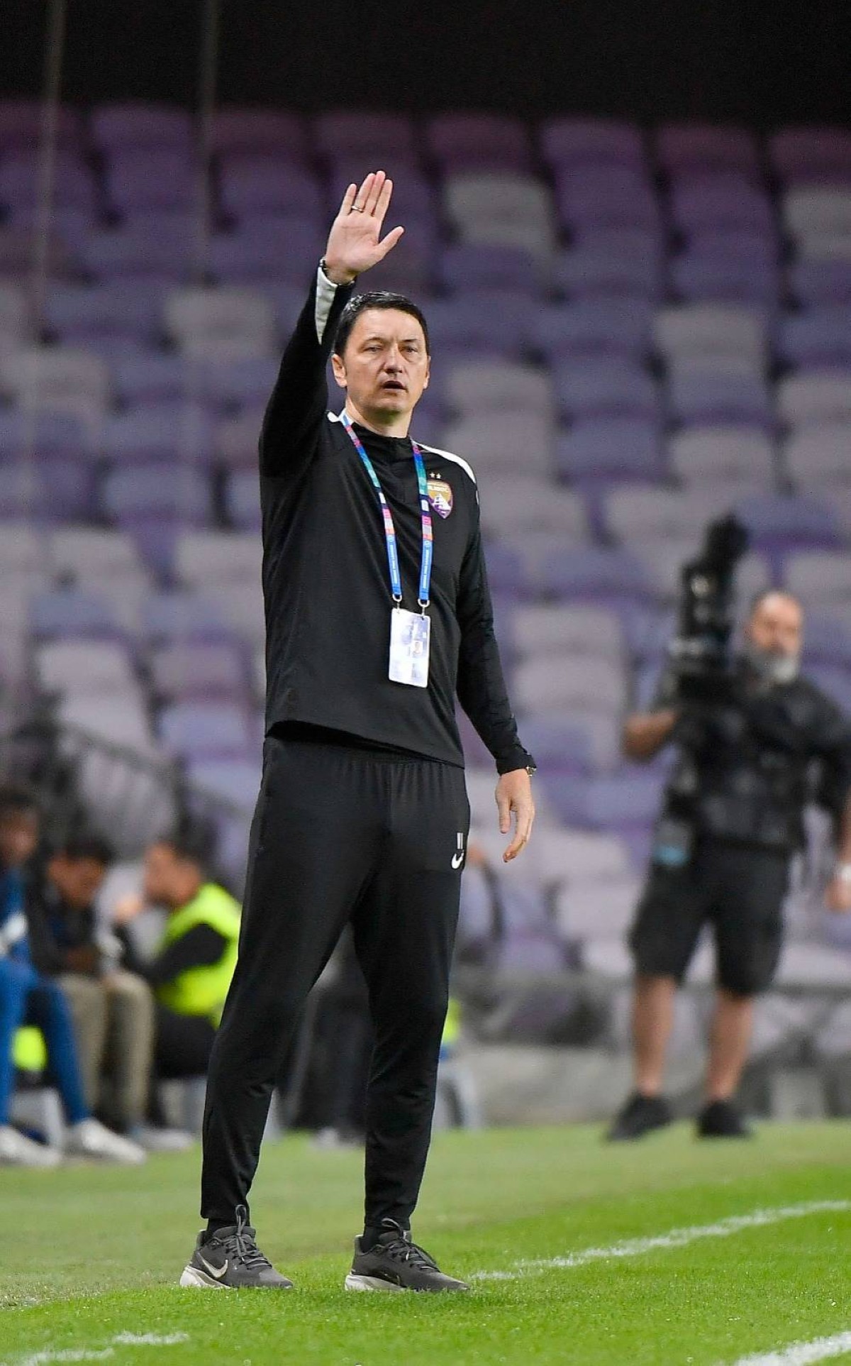 مدرب العين: هدفنا نصف نهائي الكأس وضغط المباريات ليس عذراً