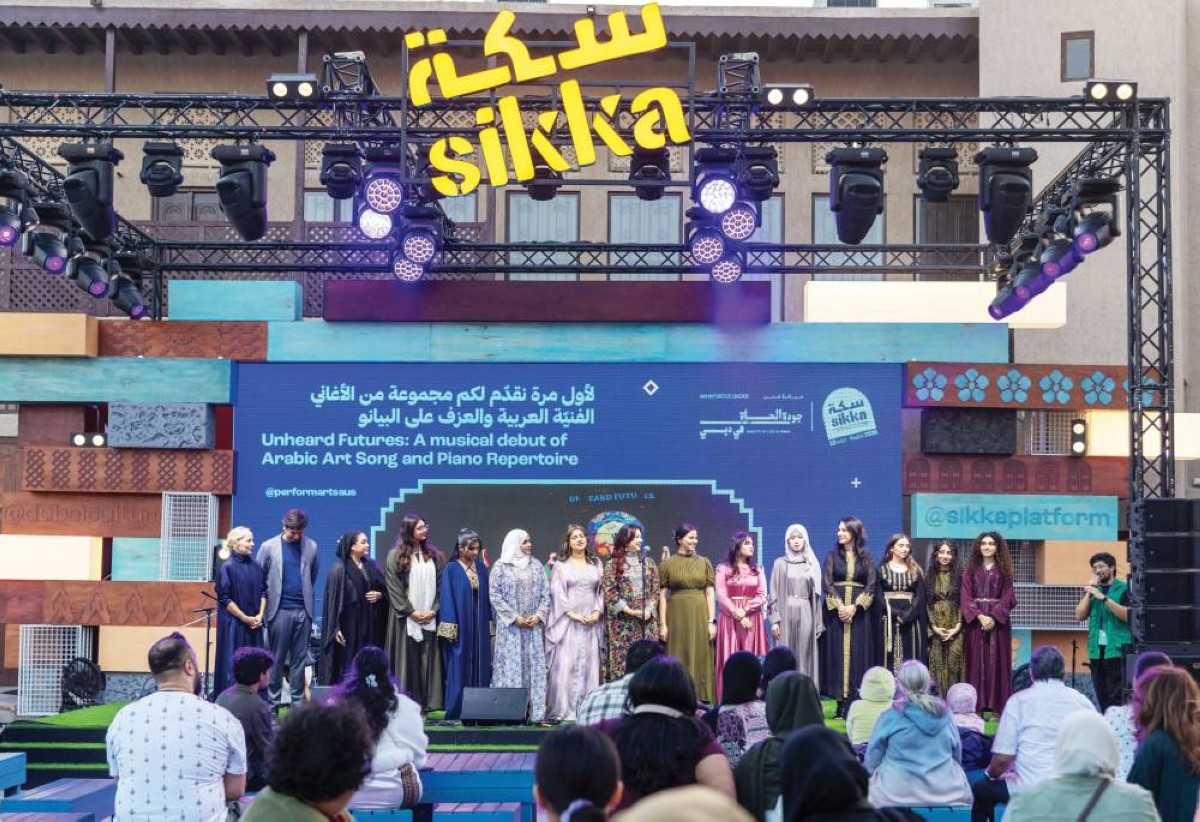  فعاليات فنية متنوعة في المهرجان 
