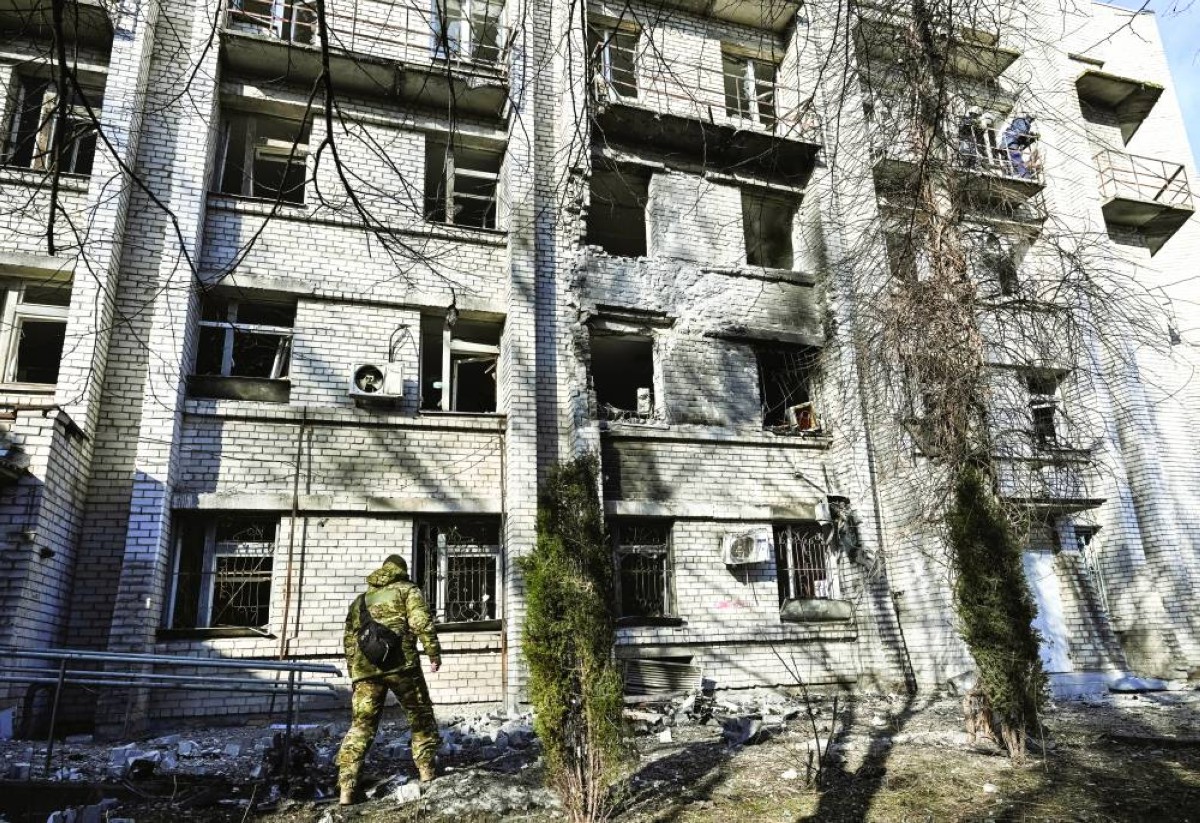 مبنى متضرر بعد غارة جوية روسية بطائرة مسيّرة في زابوروجيا 