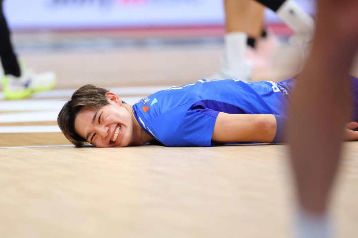 تصرف رياضي من لاعب يتحول إلى حديث العالم (فيديو)