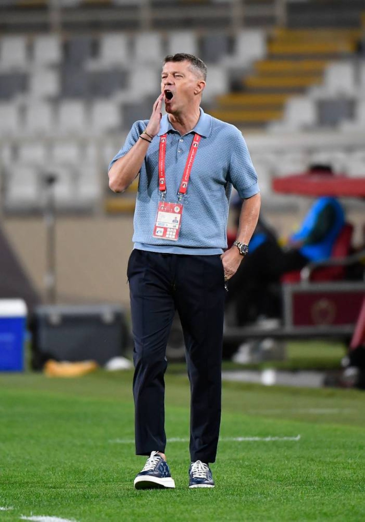 إيسايلا: الحظ خدم الجزيرة