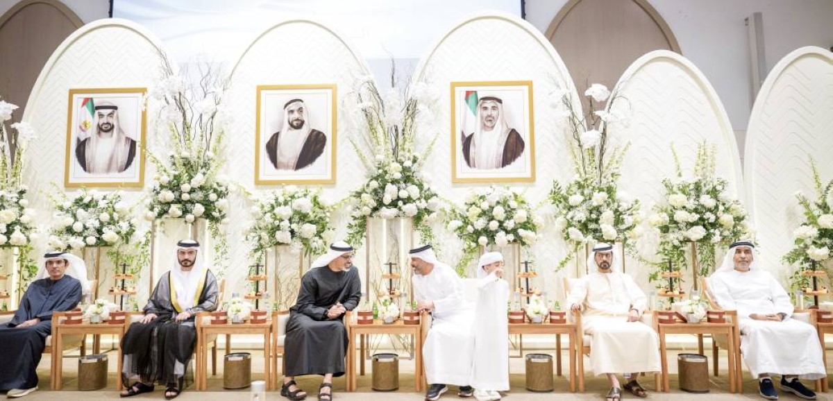 خالد بن محمد خلال حضوره حفل الاستقبال بحضور خليفة بن طحنون 