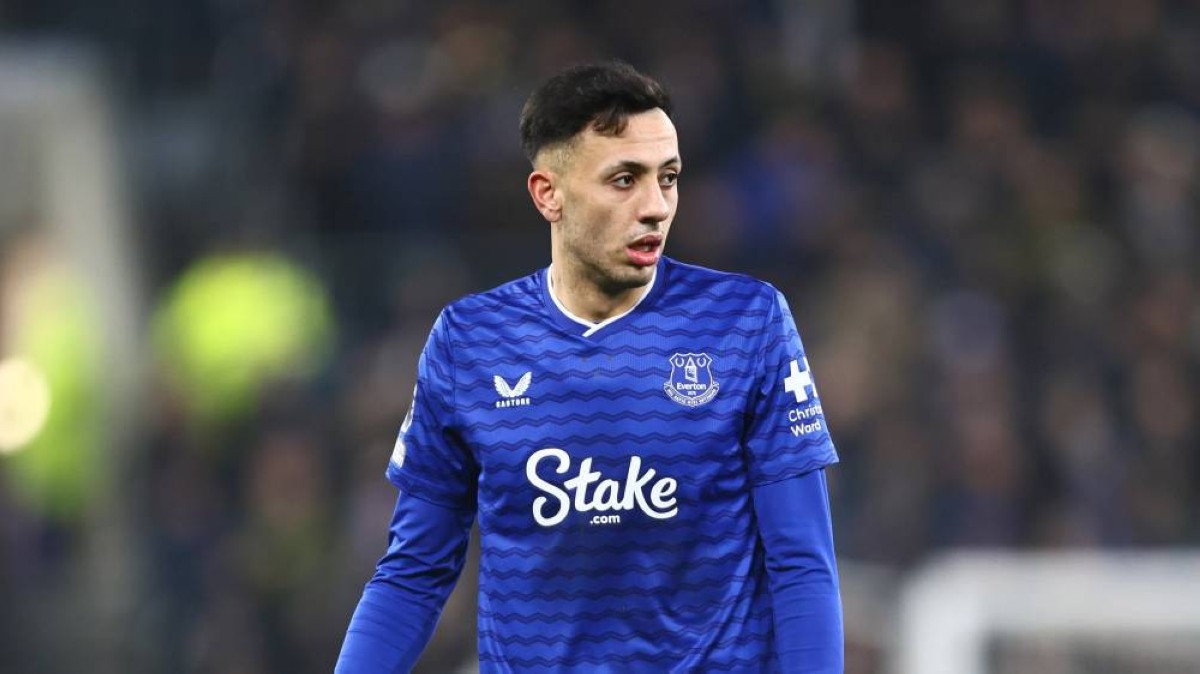 الانتقالات الشتوية تصيب لاعب إيفرتون بصدمة نفسية