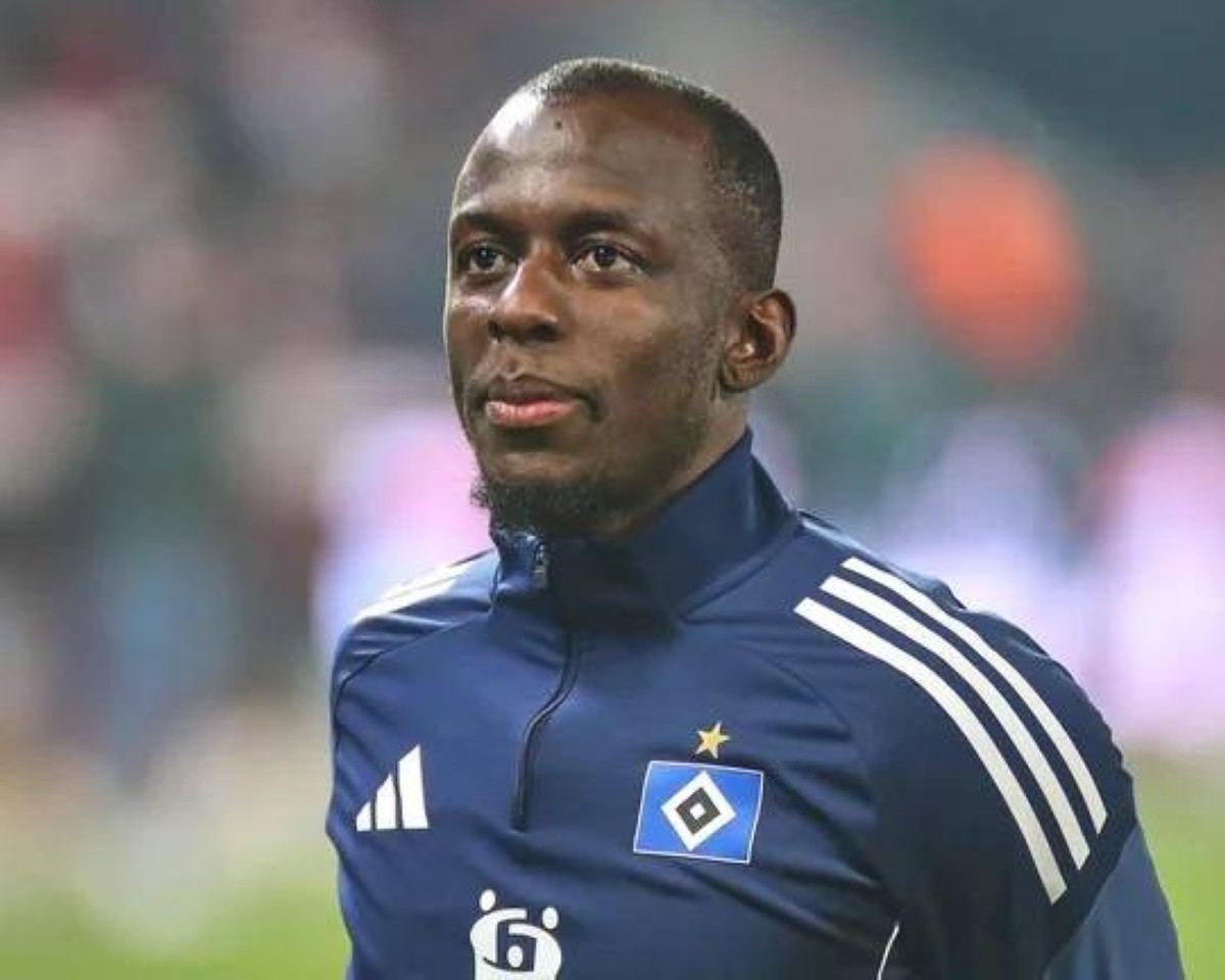 هامبورغ يفرض غرامة قياسية على لاعبه الموقوف دومبي