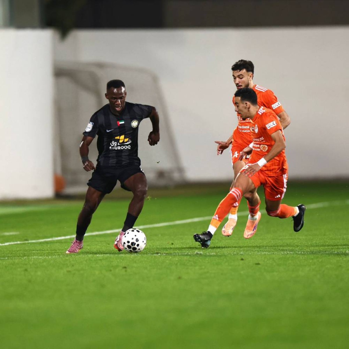 كلباء وعجمان ينشدان الفوز ومصالحة الجمهور في دوري المحترفين