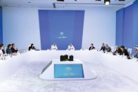 سهيل المزروعي مترئساً الاجتماع بحضور شريف العلماء وممثلي الدول الأعضاء