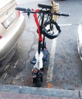 اصطدام سائق سكوتر بمركبة في نايف