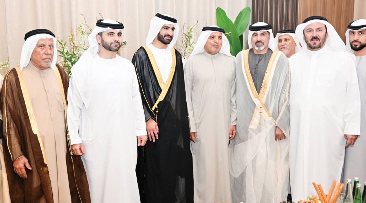  منصور بن محمد خلال حضوره حفل الزفاف 