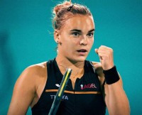 الكساندروفا وبيليك إلى نهائي بطولة أبوظبي المفتوحة للتنس