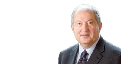 أرمين سركيسيان.. الرئيس السابق لأرمينيا وعالم في الفيزياء النظرية ومؤلف كتاب «نادي الدول الصغيرة: كيف يمكن للدول الصغيرة الذكية إنقاذ العالم؟»