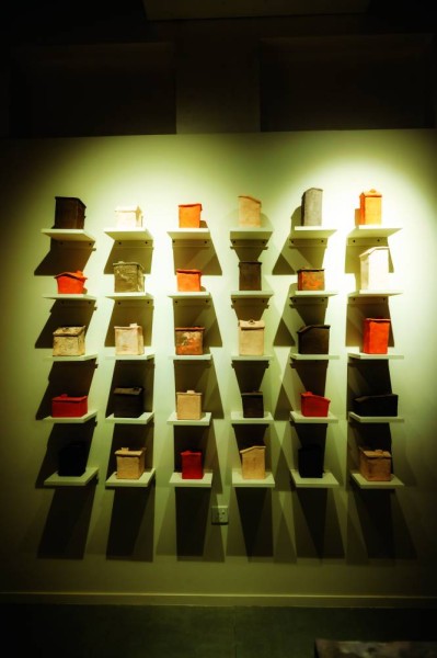 أعمال فنية متنوعة عرضت في «بيت الخزف» ضمن فعاليات مهرجان سكة للفنون والتصميم