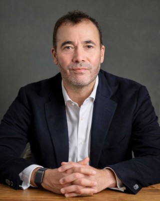 زلزال في «واشنطن بوست».. تنحي الرئيس التنفيذي عقب تسريحات جماعية لـ 300 صحفي