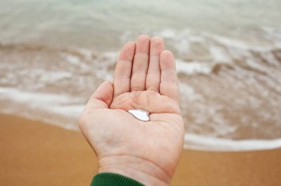 ماذا يحدث لجسمك عند لمس الزئبق؟