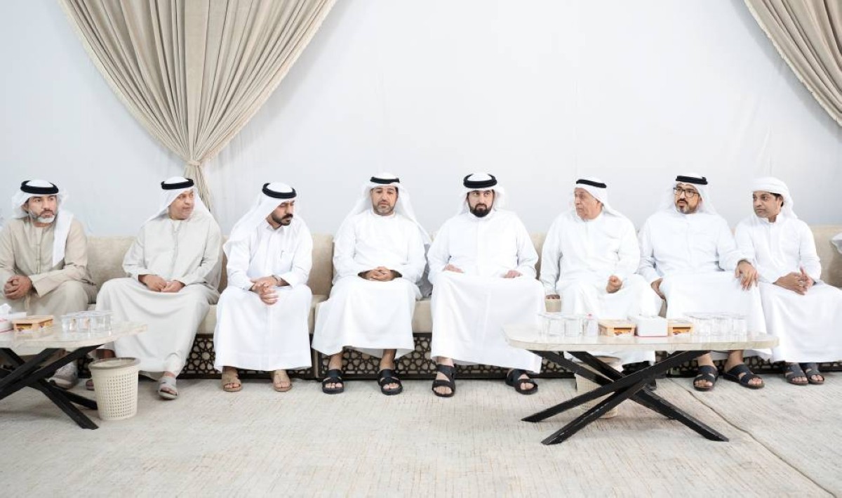  أحمد بن محمد خلال تقديمه واجب العزاء 