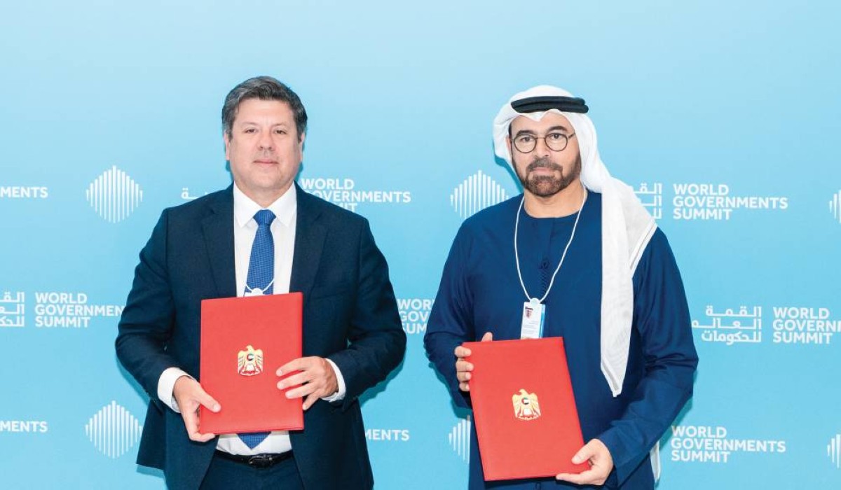 محمد القرقاوي وخافيير خيمينيز عقب توقيع اتفاقية تجديد الشراكة في مجالات التحديث الحكومي بين حكومة الإمارات والباراغواي