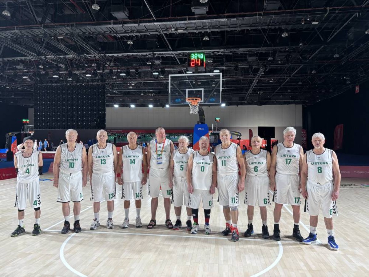 من ليتوانيا إلى أبوظبي.. فريق لكرة السلة جميع لاعبيه «بلس 75» يخطف الأنظار
