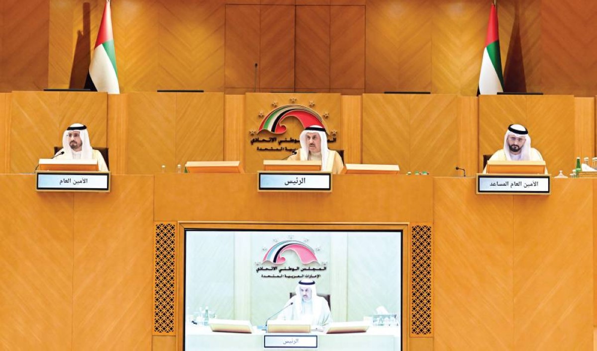 صقر غباش خلال ترؤسه الجلسة 