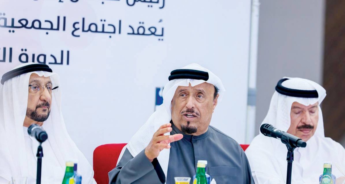 ضاحي خلفان مترئساً اجتماع عمومية جمعية توعية ورعاية الأحداث