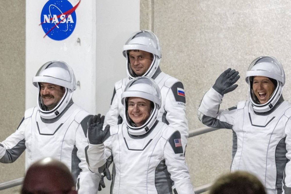 "ناسا" تطلق صاروخاً يحمل طاقما من الرواد إلى محطة الفضاء الدولية لإجراء تجارب علمية