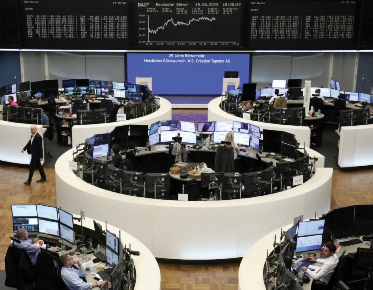 متعاملون في بورصة فرانكفورت الألمانية