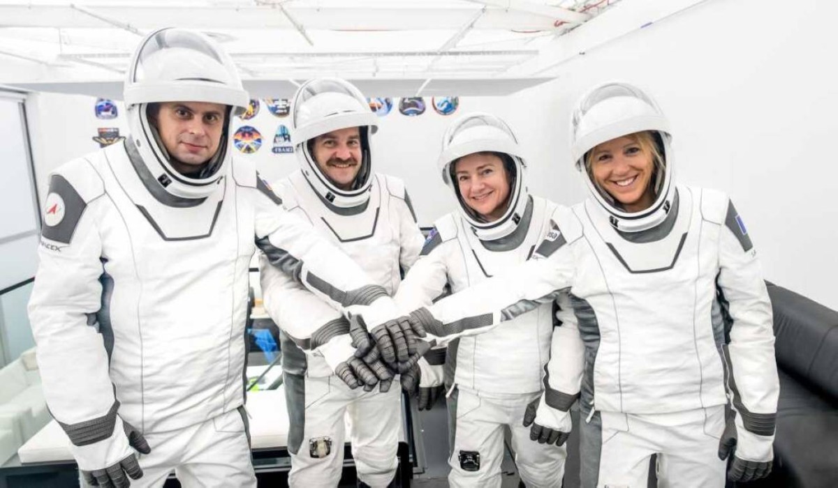 4 رواد إلى محطة الفضاء