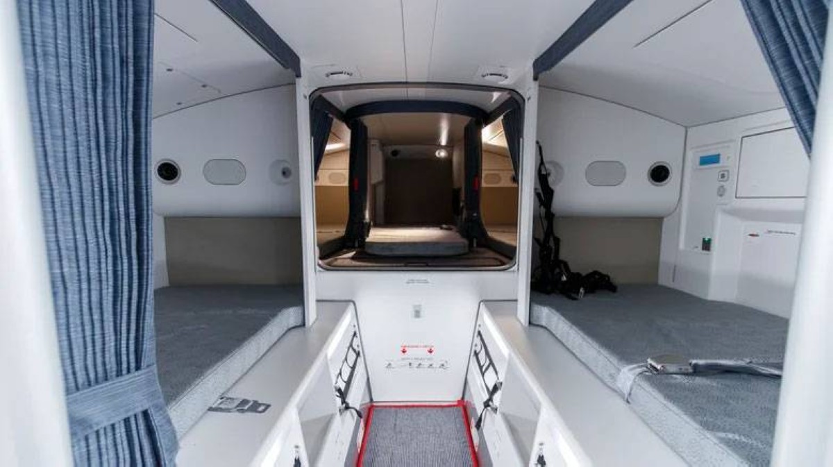 خفايا الرحلات.. أين ينام الطيارون خلال الرحلات الطويلة؟