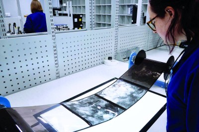 صور نادرة تُبرز التطور العمراني والاقتصادي في الدولة