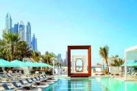 «التايمز»: دبي وجهة للعمل والضيافة الفاخرة