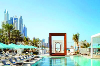 «التايمز»: دبي وجهة للعمل والضيافة الفاخرة