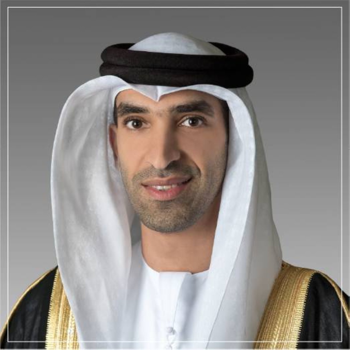 بحث تعزيز العلاقات التجارية والاستثمارية بين الإمارات والغابون